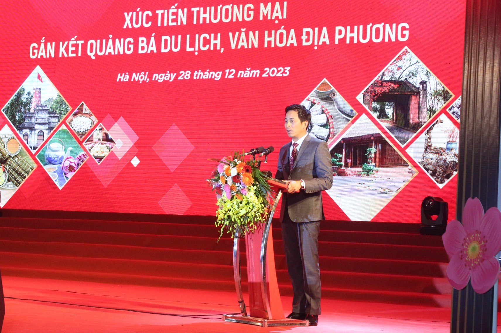 Giám đốc HPA Nguyễn Ánh Dương phát biểu Khai mạc Hội chợ